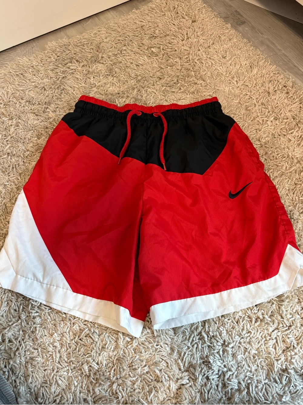 Nike DNA Men's 8" Woven Basketball Shorts Black Red White Size Medium EUC